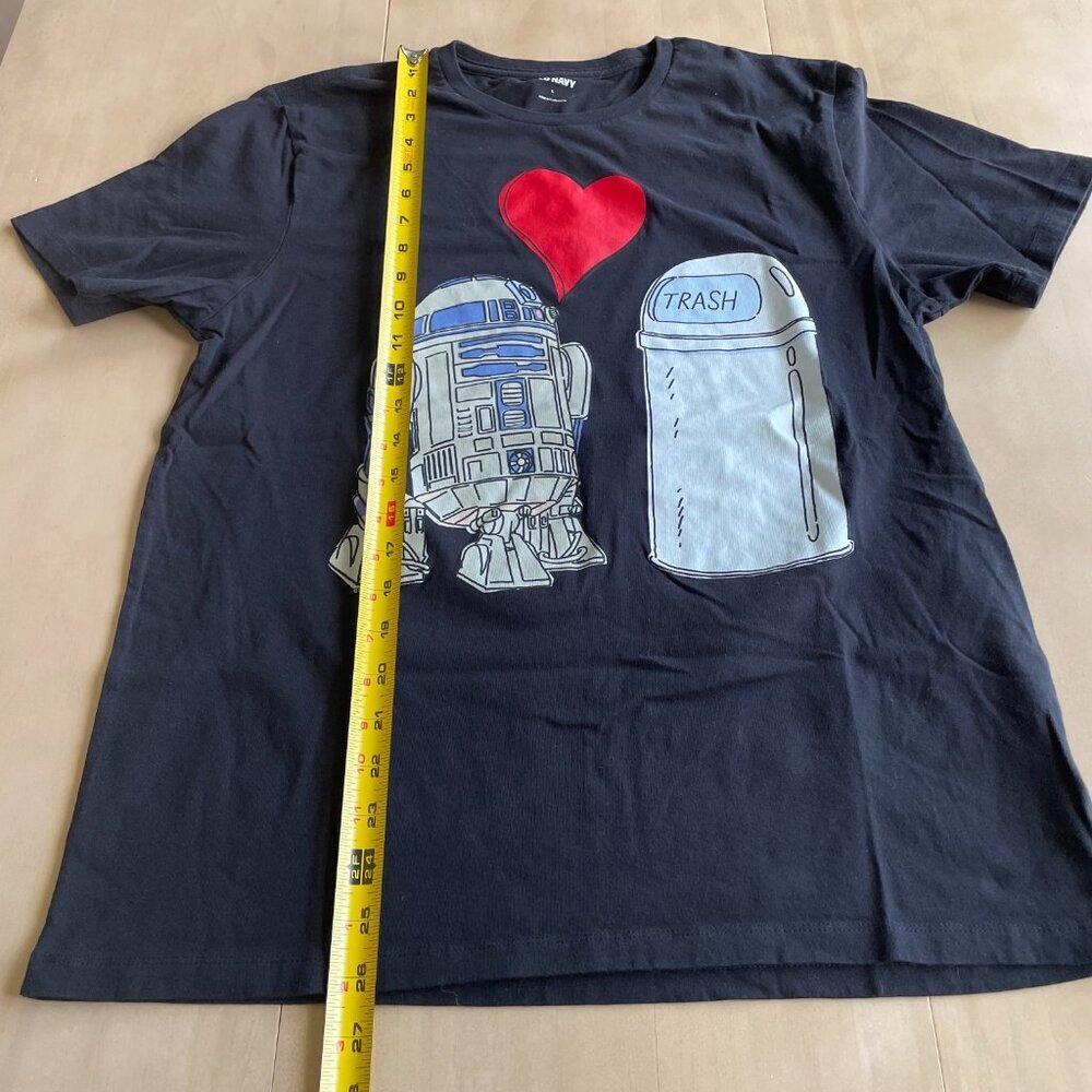 Old Navy Star Wars Valentine's Day T-Shirt, R2D2 Trash Can - Size Large - Picture 7 of 8